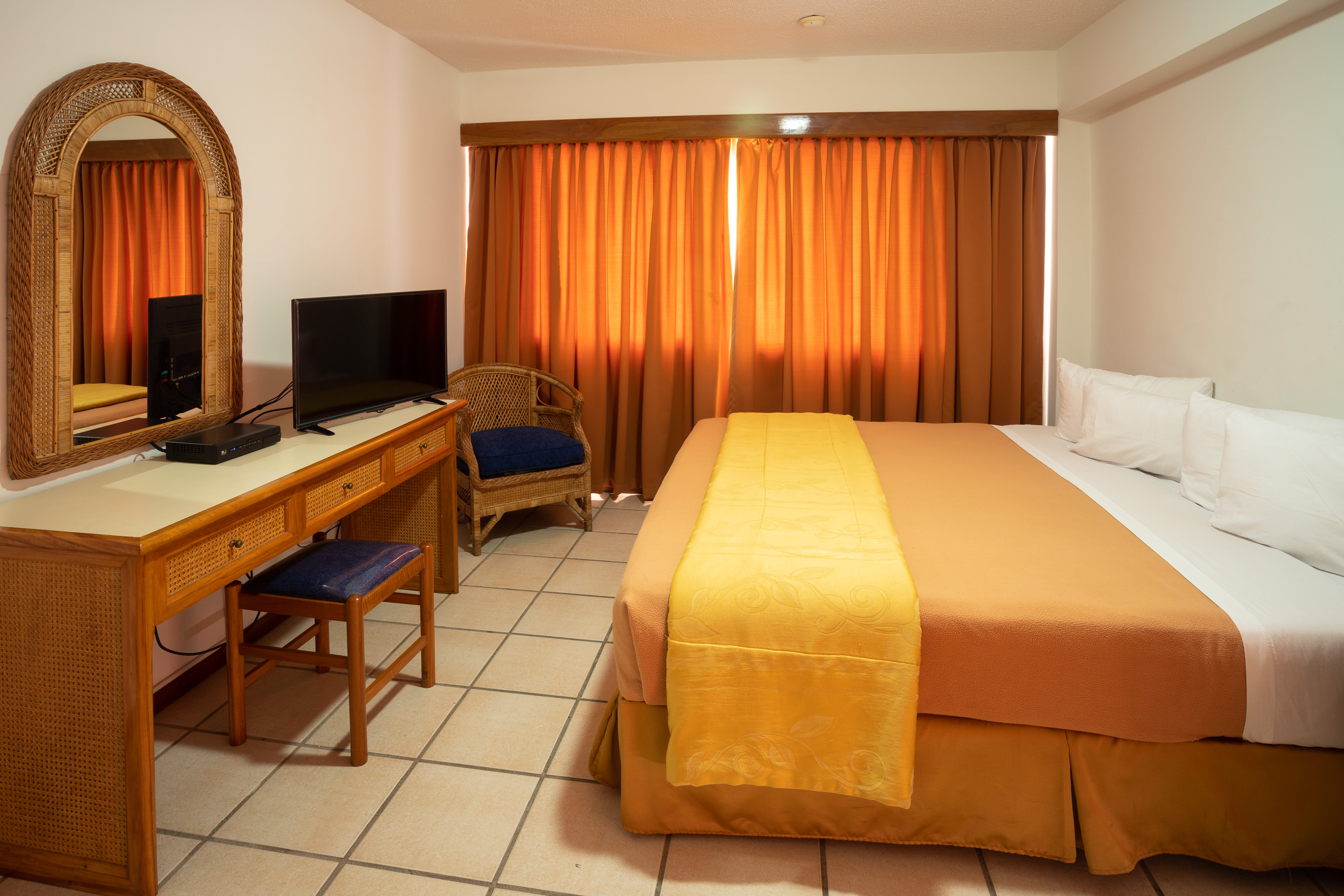 Aquavi Marina Hotel & Suites